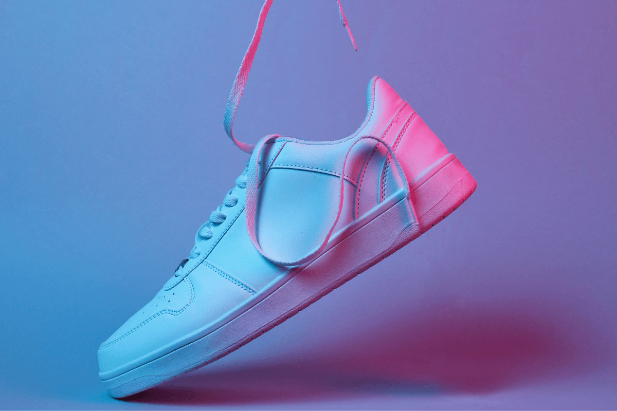 Fedett bőr és hasított bőr sneaker tisztítás mesterfokon
